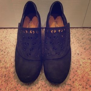 Super comfortable black clogs